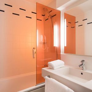 Habitación Estándar con 2 Camas Individuales
